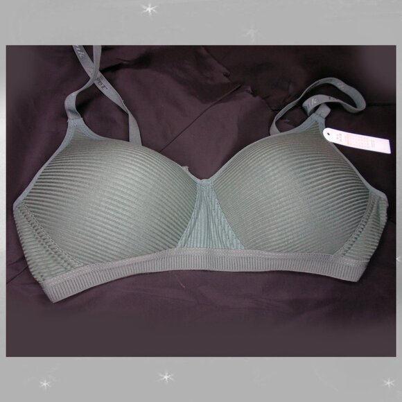 34C Bras, Lot of Two, NWT, Molded Cups, Cotton Blend, NO UNDERWIRES! - Picture 5 of 8